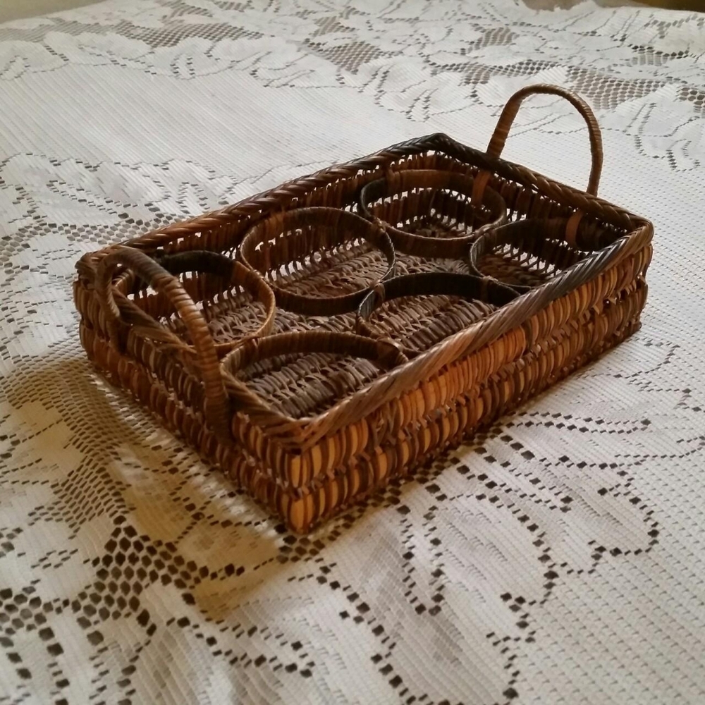 Wicker drink carrier